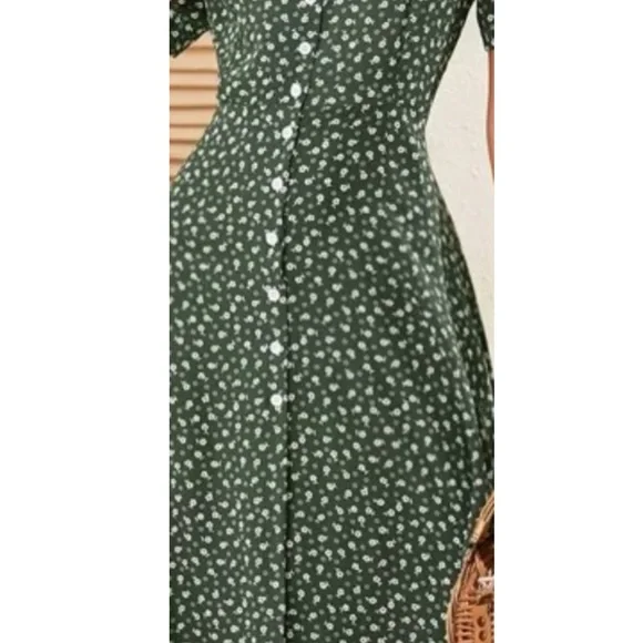 Boho style floral print buttoned midi dress. Dress it with boots ot sandels - Picture 4 of 6